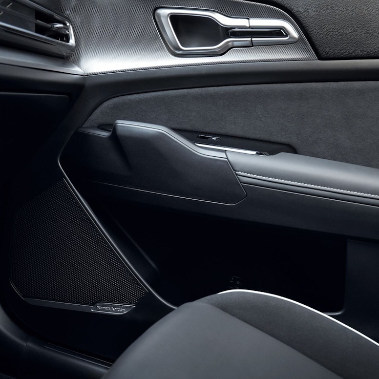 Die Details der Innenseite der Türe des Kia Sportage